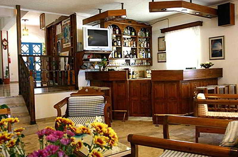 Artemis Hotel