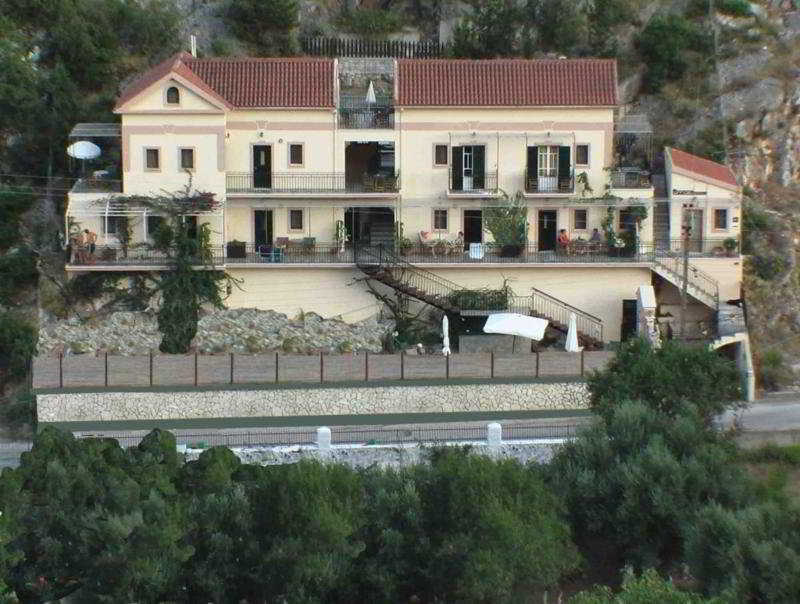 Aristotelis Apartments