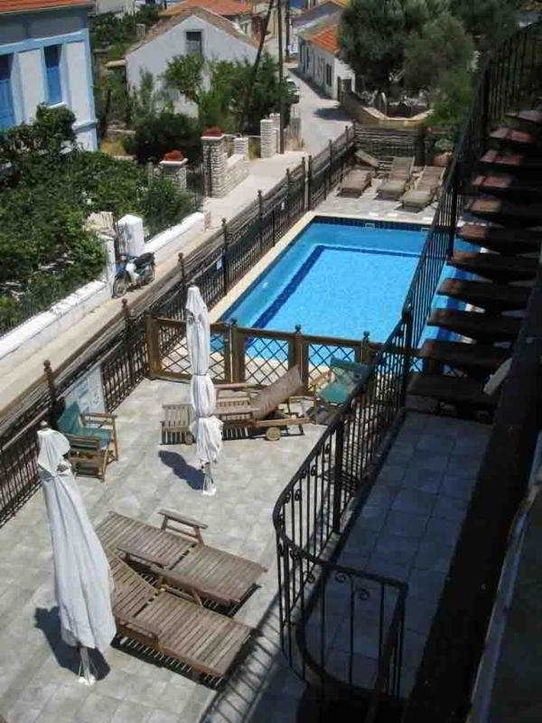 Aristotelis Apartments