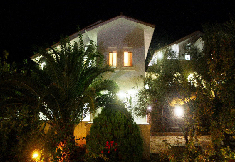 Aris Villas