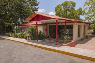 Hotel Rancho Club