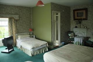 Deebert House Bed & Breakfast