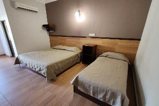 Lumut Villa Inn Homestay By Zuzu