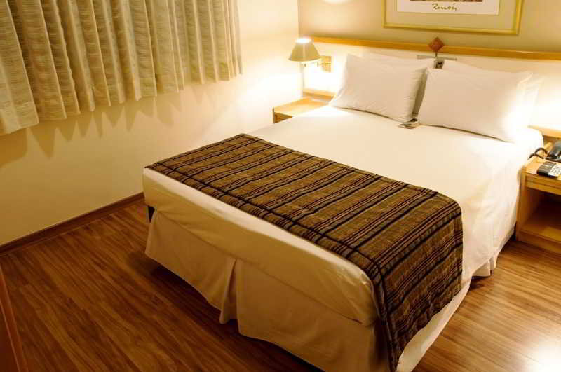 Bristol Golden Plaza Hotel