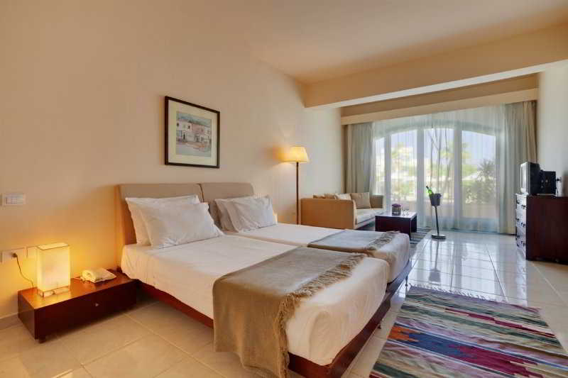 Pasadena Hotel & Resort