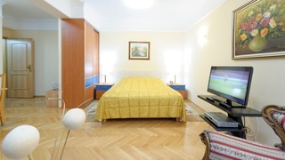 Tims Apartments