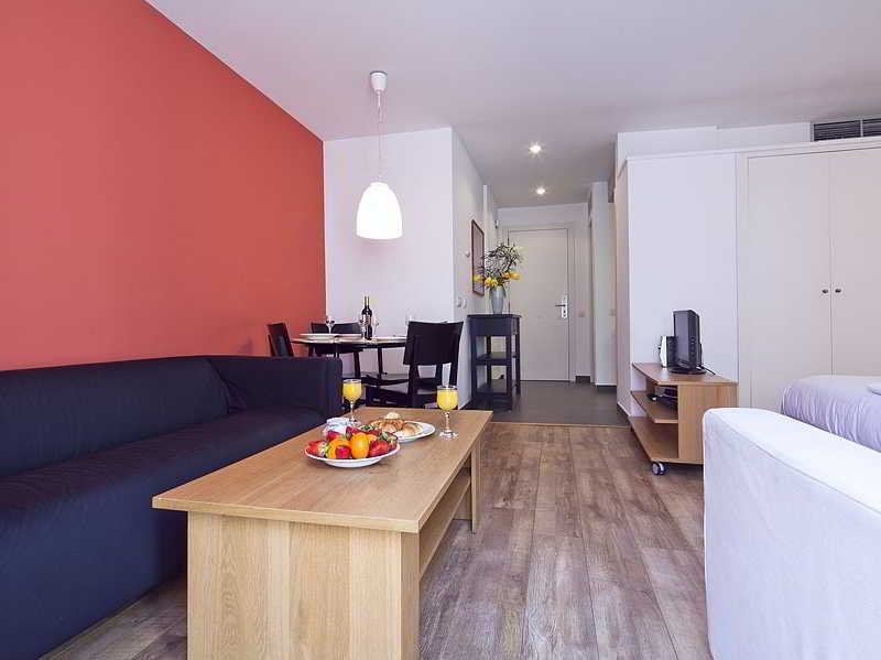 Inside-BCN Apartments Sants
