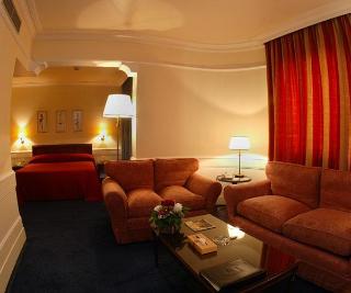 Takaya Suites Hotel