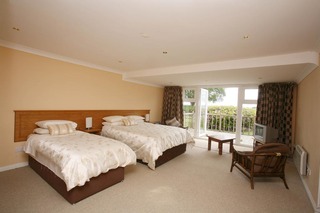 Lakeland Midsummer Lakehouse