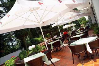 Pela Hotel