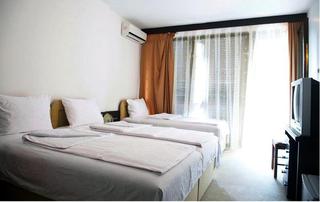 Pela Hotel