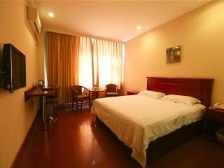 Greentree Inn Dalian Kaifa District West Huanghai Road Express Hotel