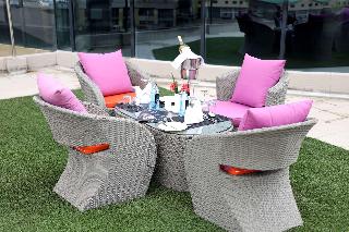 PrideInn Plaza Hotel & Convention Centre