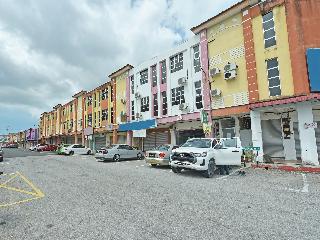 Oyo 90644 M Three Hotel