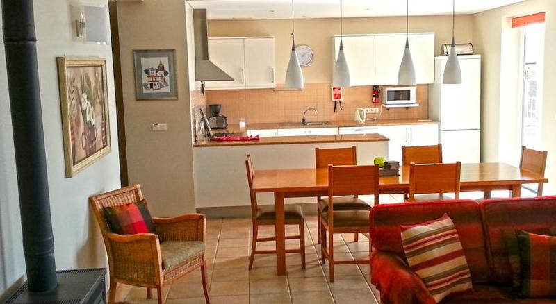 Village Cabo Girão+Passeio de teleférico Funchal - Monte (ida e volta)